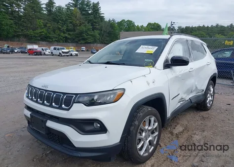 2022 Jeep Compass Latitude Lux 4X4 из США, поврежденный, VIN 3C4NJDFB7NT181093